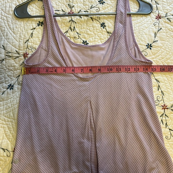 20 OFF BUNDLES! Lululemon Athletica Tank Top Sleeveless Tee. Purple & Gray M - Picture 7 of 8